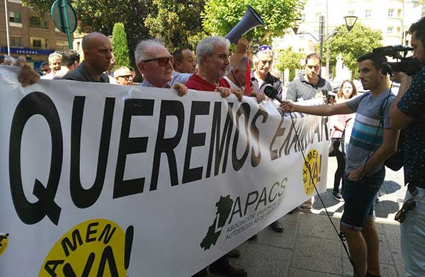 La Asociación de Castellón protesta ante la subdelegación del Gobierno