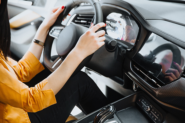 DGT informa de los sistemas ADAS que podrán ser utilizados a partir del 16 de septiembre en los vehículos de autoescuela