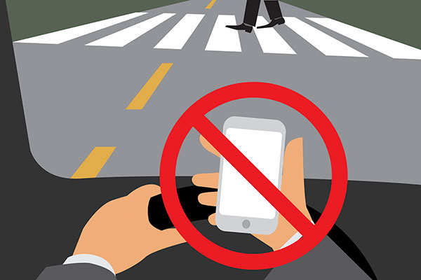 Endurecer las sanciones por el uso del móvil al volante no será suficiente
